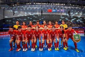 皇马3000万中卫重伤4个月！阿隆索哭晕：生死战后防6将养伤+2人染红