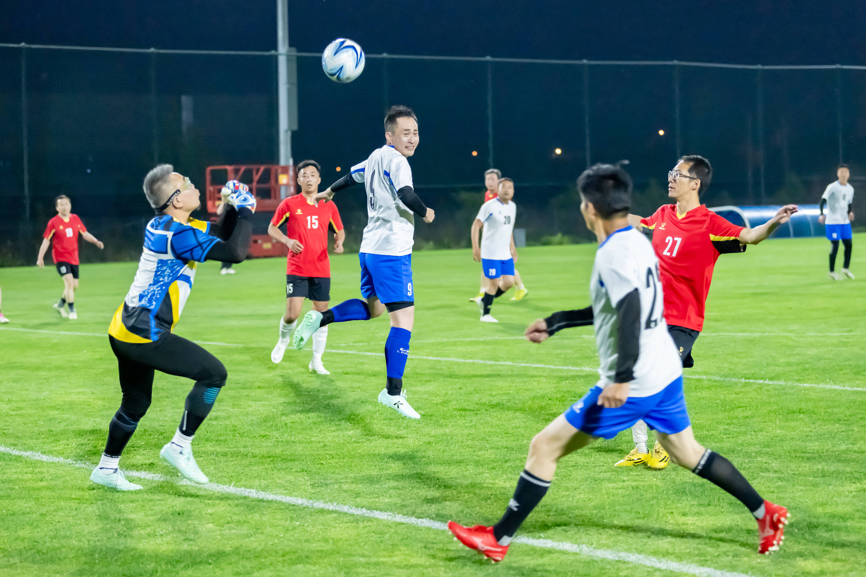 整个足球队 整个足球队